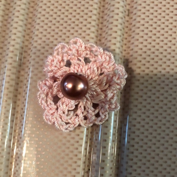 🏵Handmade crocheted pink ring with pearl (approximately size 8) - Picture 3 of 3